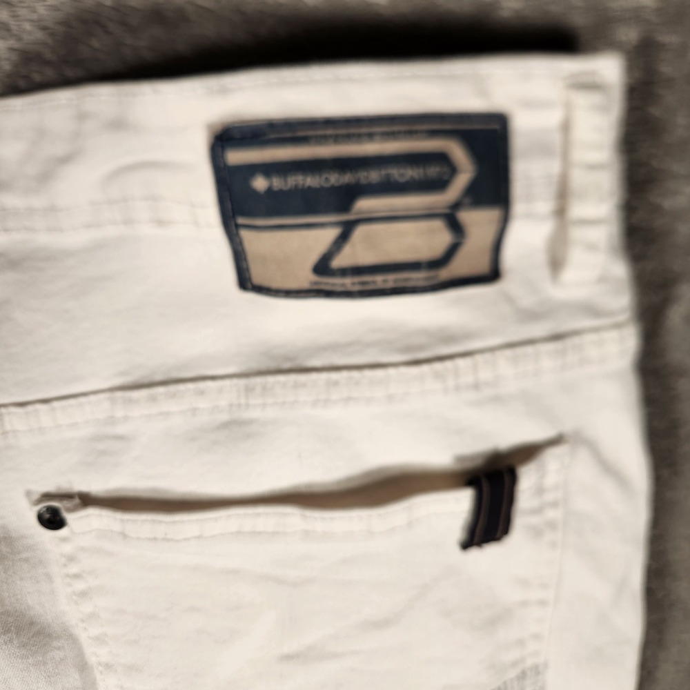 Buffalo David Bitton Evan-X Shorts Mens 36 White Excellent Stretch Denim - Picture 10 of 11